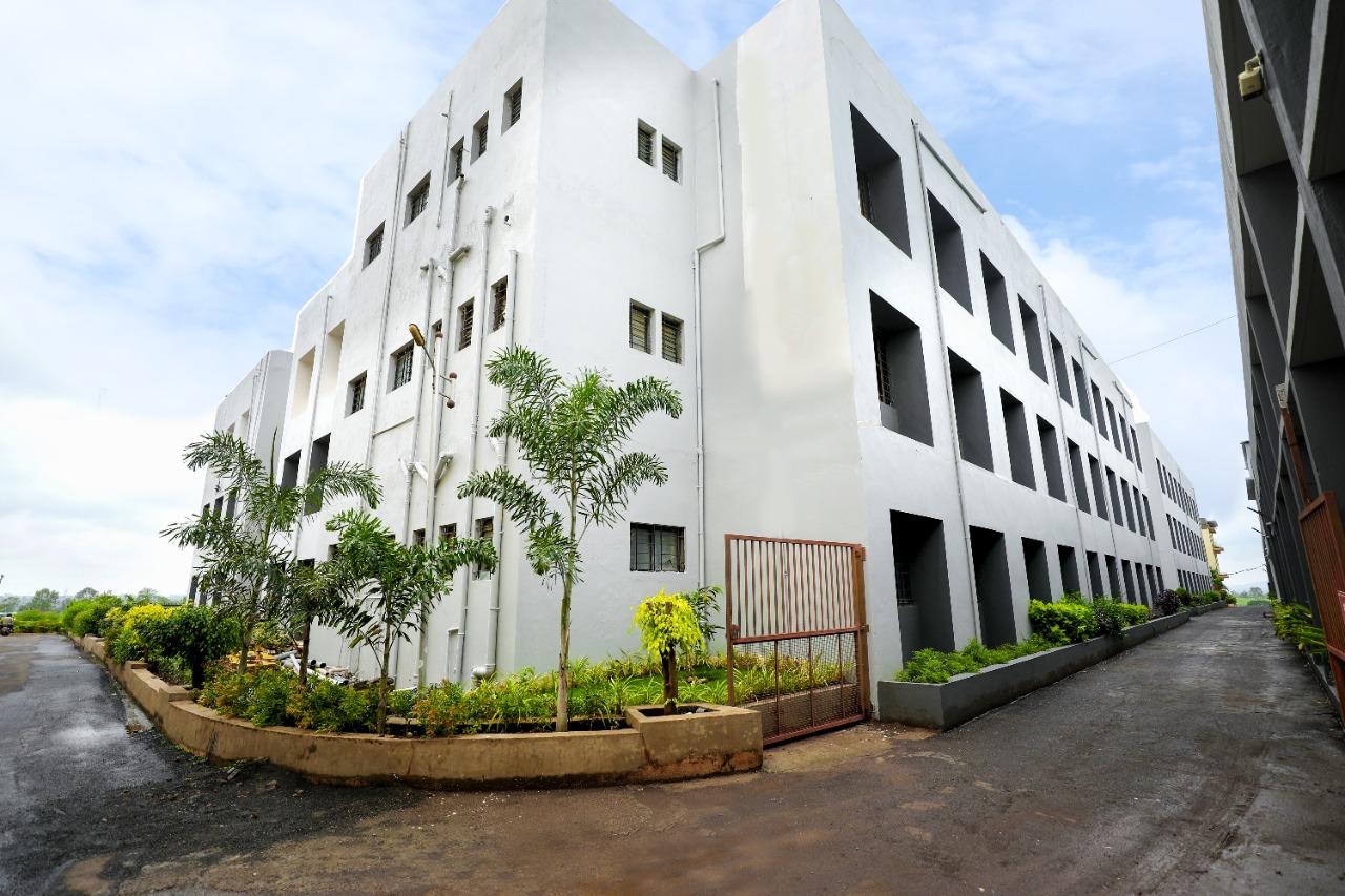Ahmednagar College